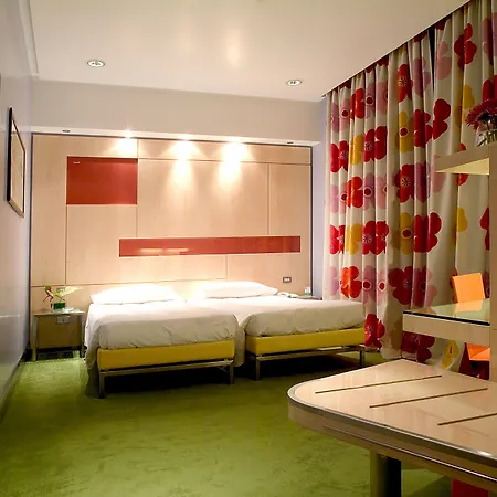 阿拉巴尼罗马酒店 酒店 4*