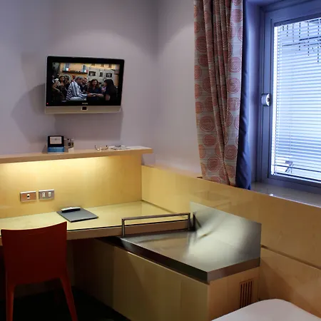 阿拉巴尼罗马酒店 4*