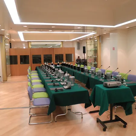 阿拉巴尼罗马酒店 酒店