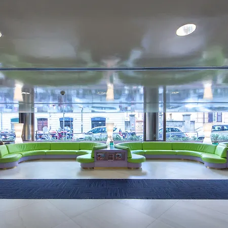 阿拉巴尼罗马酒店 4*