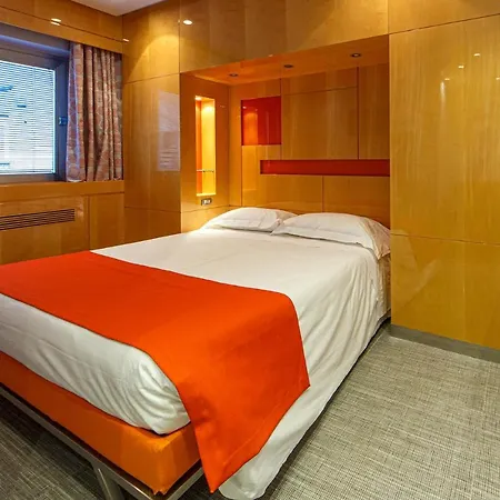 ألباني فندق